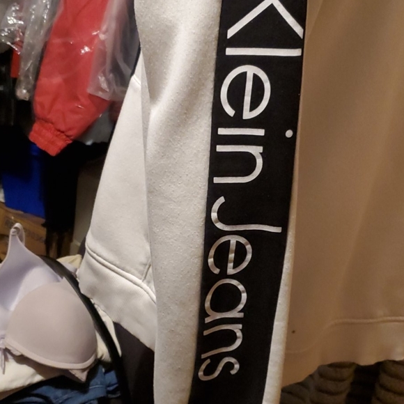 Zip up Sweatshirt - Picture 3 of 5